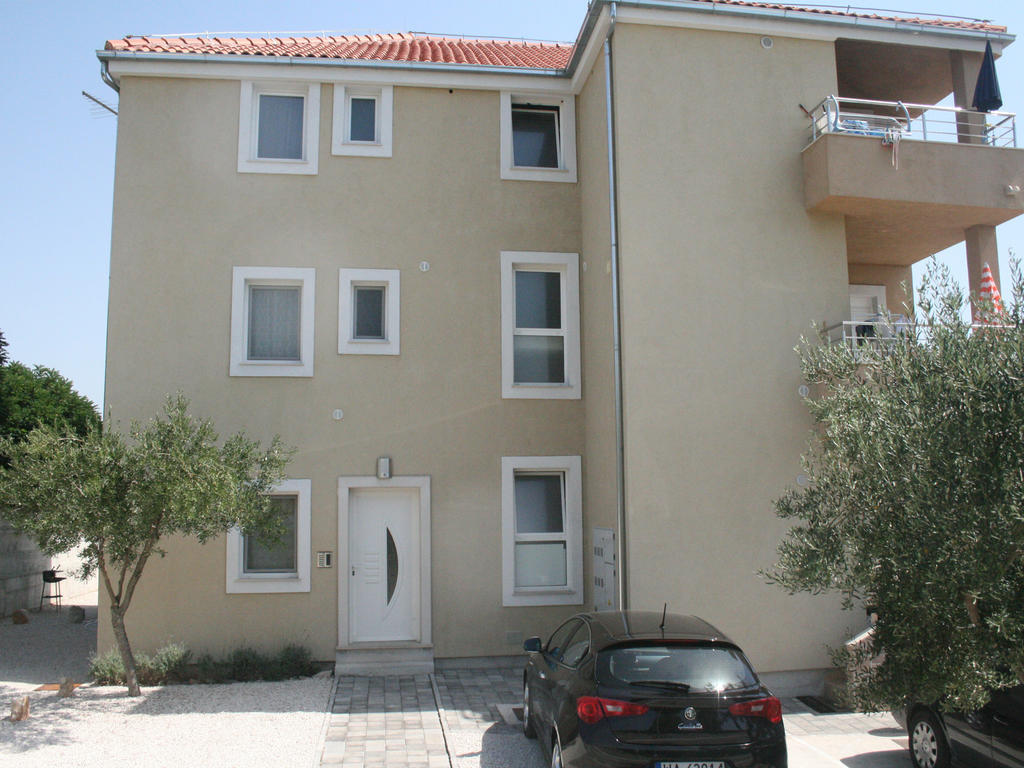 Apartments Kristina Милна Экстерьер фото
