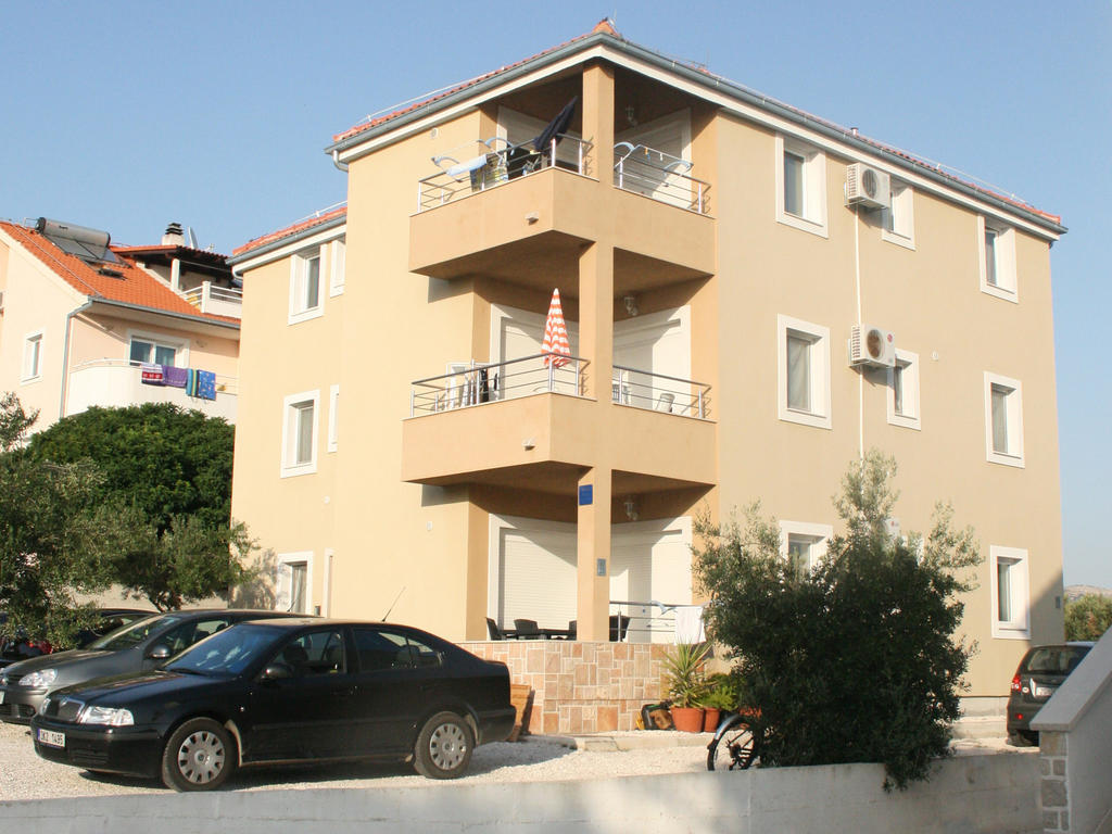 Apartments Kristina Милна Экстерьер фото
